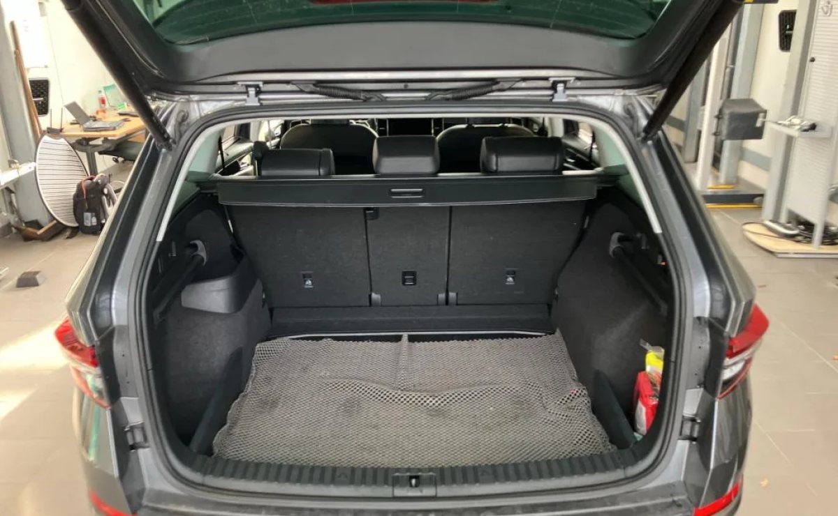 Skoda Kodiaq L&K 4x4 TDI, 2023 рік, пробіг 121 500 км, Дизель — фото 4 з 8