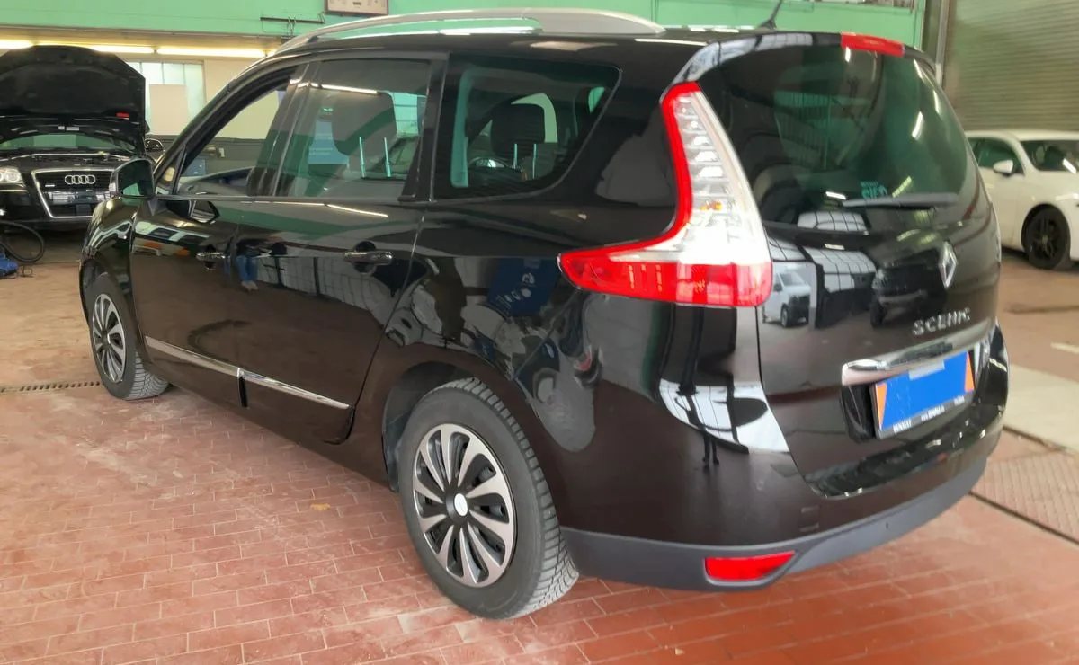 Renault Grand Scenic 1.6 dCi BOSE Edition, 2016 рік, пробіг 174 500 км, Дизель — фото 2 з 12