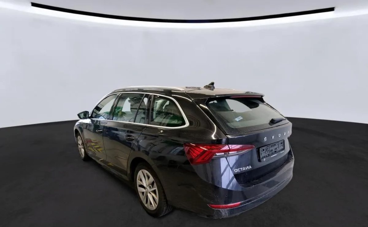 Skoda Octavia 2.0 TDI DSG, 2023 рік, пробіг 150 105 км, Дизель — фото 3 з 12