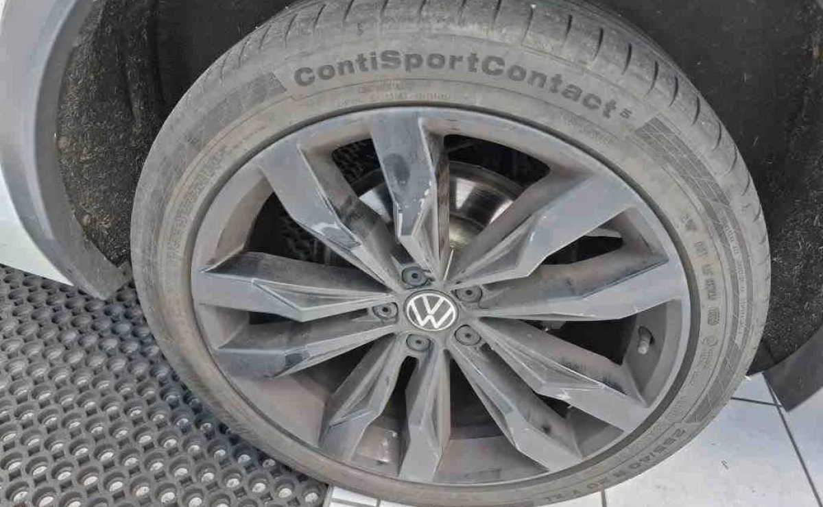 Volkswagen Tiguan Allspace R-Line 4Motion, 2022 рік, пробіг 157 500 км, Дизель — фото 5 з 9