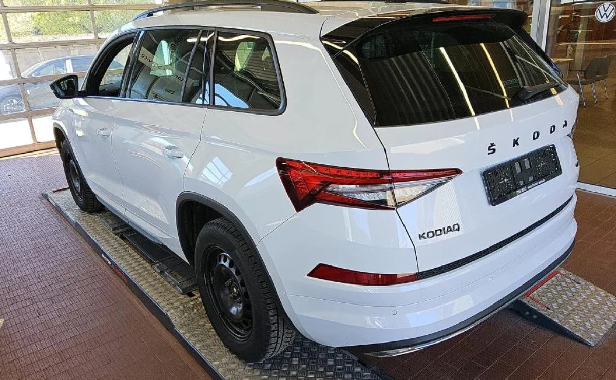 Skoda Kodiaq Sportline 4x4, 2023 рік, пробіг 103 300 км, Дизель — фото 4 з 11