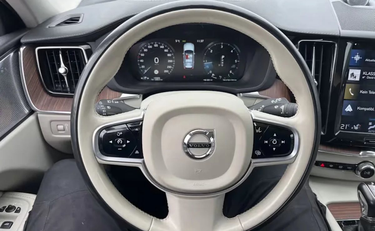 Volvo XC60 Inscription AWD, 2018 рік, пробіг 145 900 км, Дизель — фото 12 з 22
