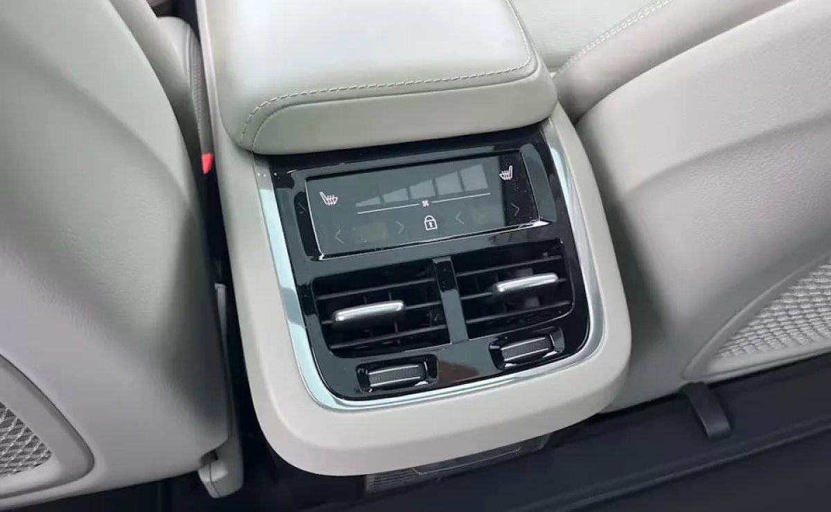 Volvo XC60 Inscription AWD, 2018 рік, пробіг 145 900 км, Дизель — фото 17 з 22