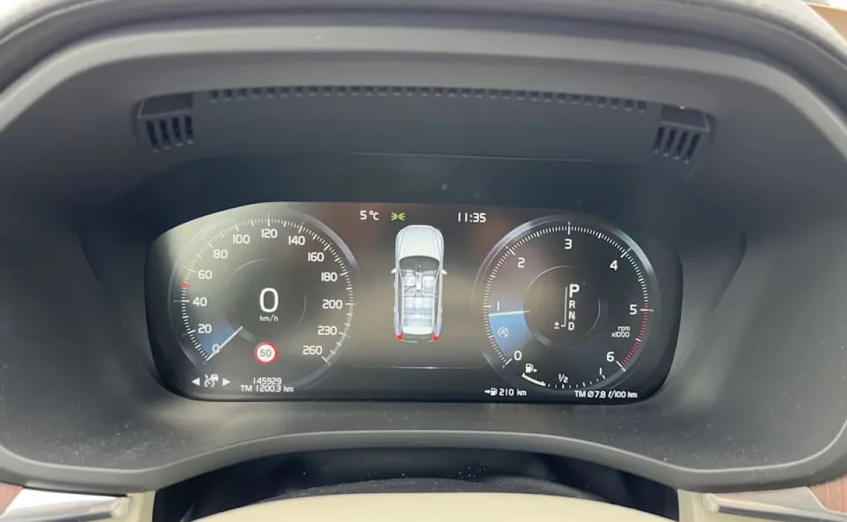 Volvo XC60 Inscription AWD, 2018 рік, пробіг 145 900 км, Дизель — фото 18 з 22