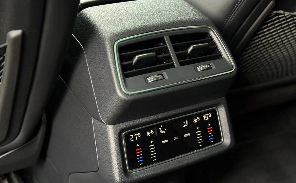 AUDI E-TRON S, 2022 рік, пробіг 79 700 км, Електро — фото 33 з 35
