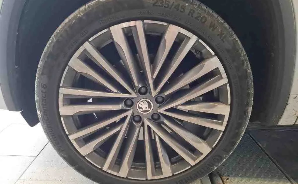 Skoda Kodiaq LAUTIN & KLEMENT 4X4, 2023 рік, пробіг 139 000 км, Дизель — фото 5 з 10