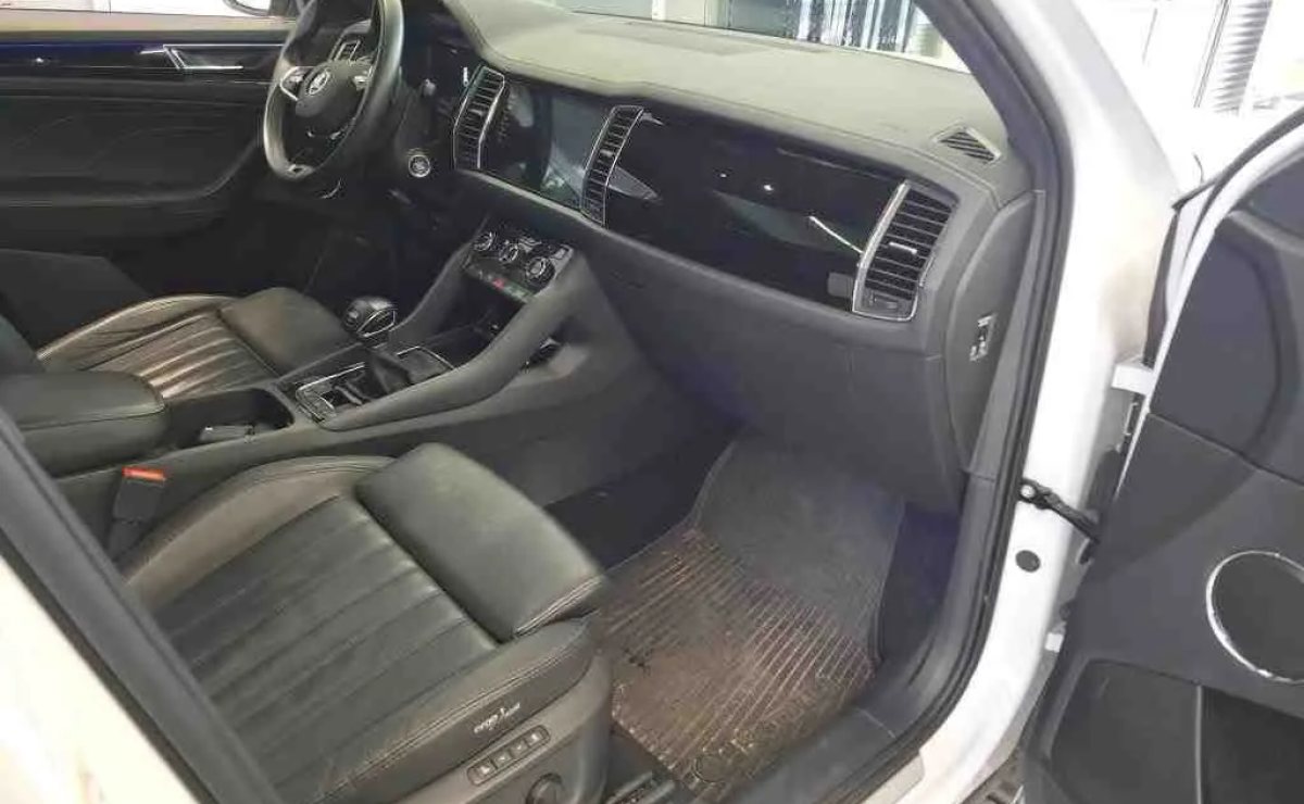 Skoda Kodiaq LAUTIN & KLEMENT 4X4, 2023 рік, пробіг 139 000 км, Дизель — фото 6 з 10