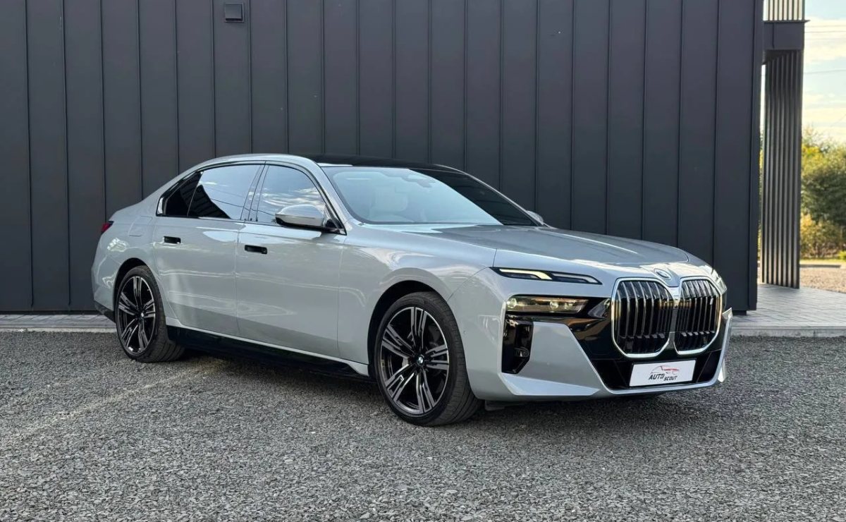 BMW i7 xDRIVE 60, 2022 рік, пробіг 49 800 км, Електро — фото 3 з 38