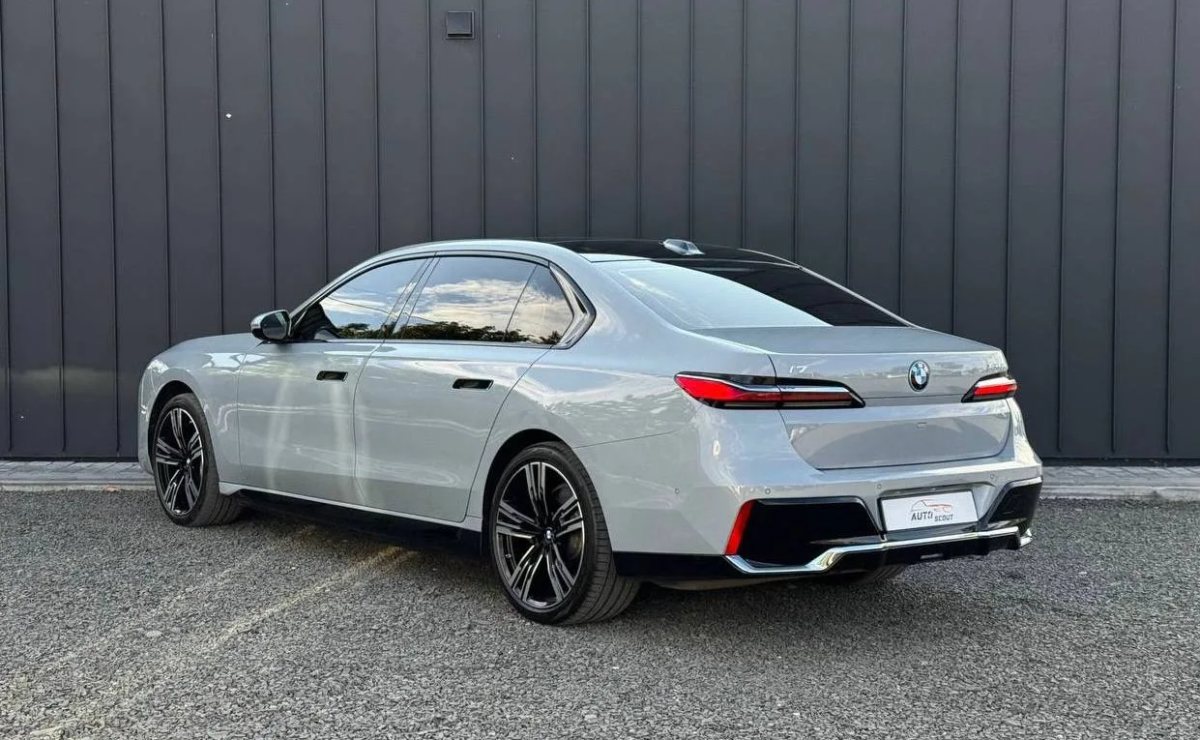 BMW i7 xDRIVE 60, 2022 рік, пробіг 49 800 км, Електро — фото 4 з 38