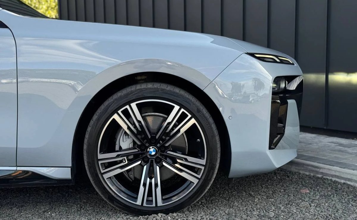 BMW i7 xDRIVE 60, 2022 рік, пробіг 49 800 км, Електро — фото 10 з 38