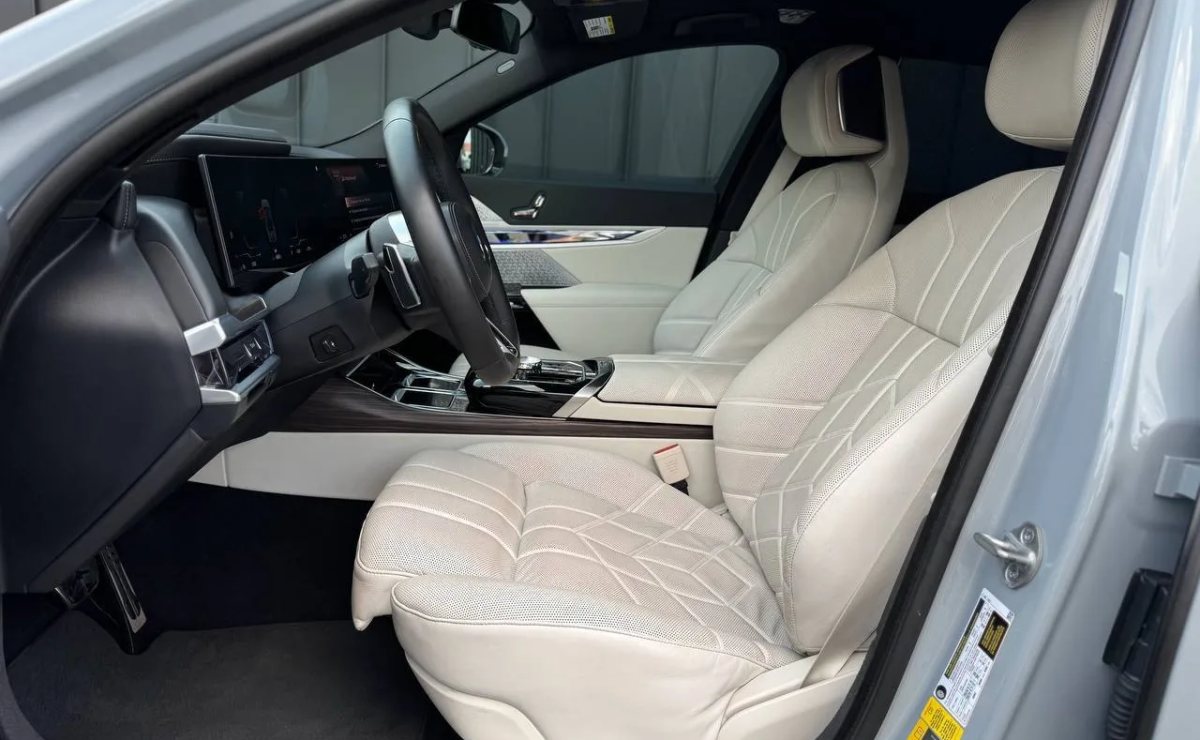 BMW i7 xDRIVE 60, 2022 рік, пробіг 49 800 км, Електро — фото 14 з 38