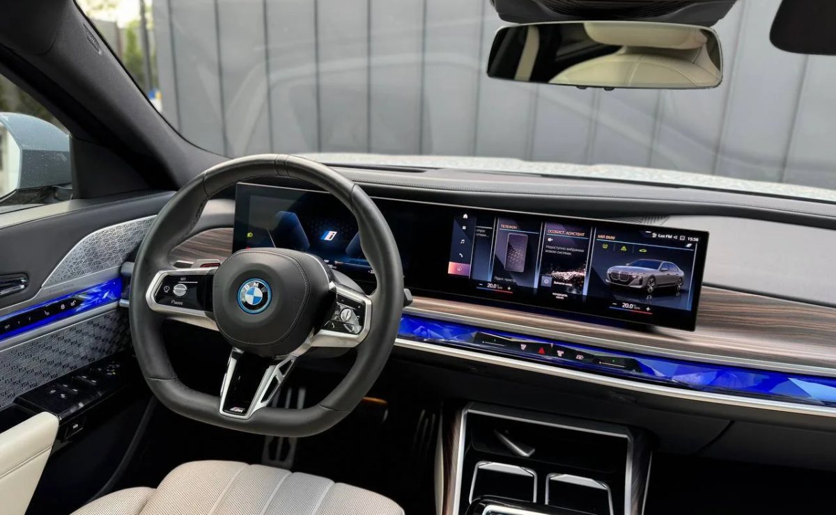 BMW i7 xDRIVE 60, 2022 рік, пробіг 49 800 км, Електро — фото 20 з 38