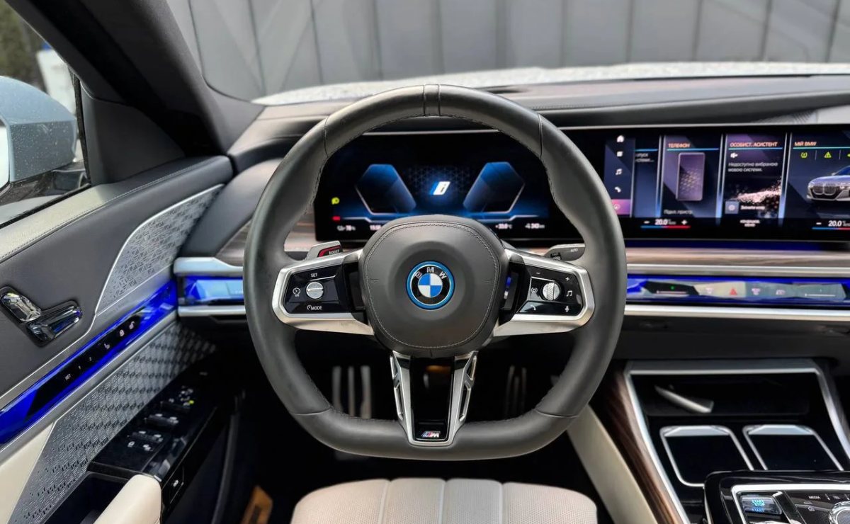 BMW i7 xDRIVE 60, 2022 рік, пробіг 49 800 км, Електро — фото 24 з 38