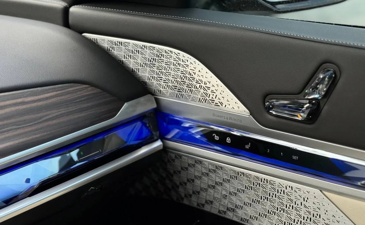 BMW i7 xDRIVE 60, 2022 рік, пробіг 49 800 км, Електро — фото 32 з 38
