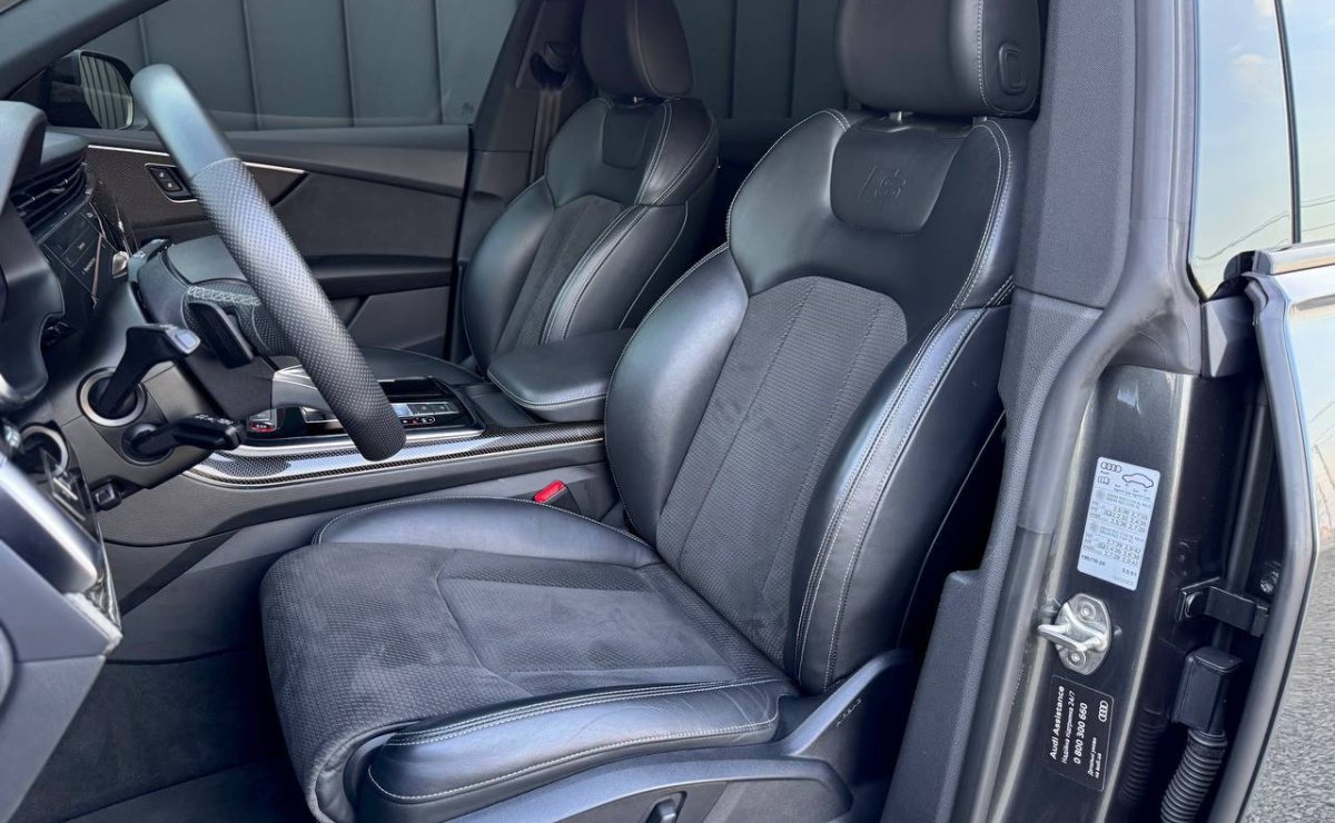 AUDI SQ8 TFSI QUATTRO, 2021 рік, пробіг 106 700 км, Бензин — фото 16 з 30