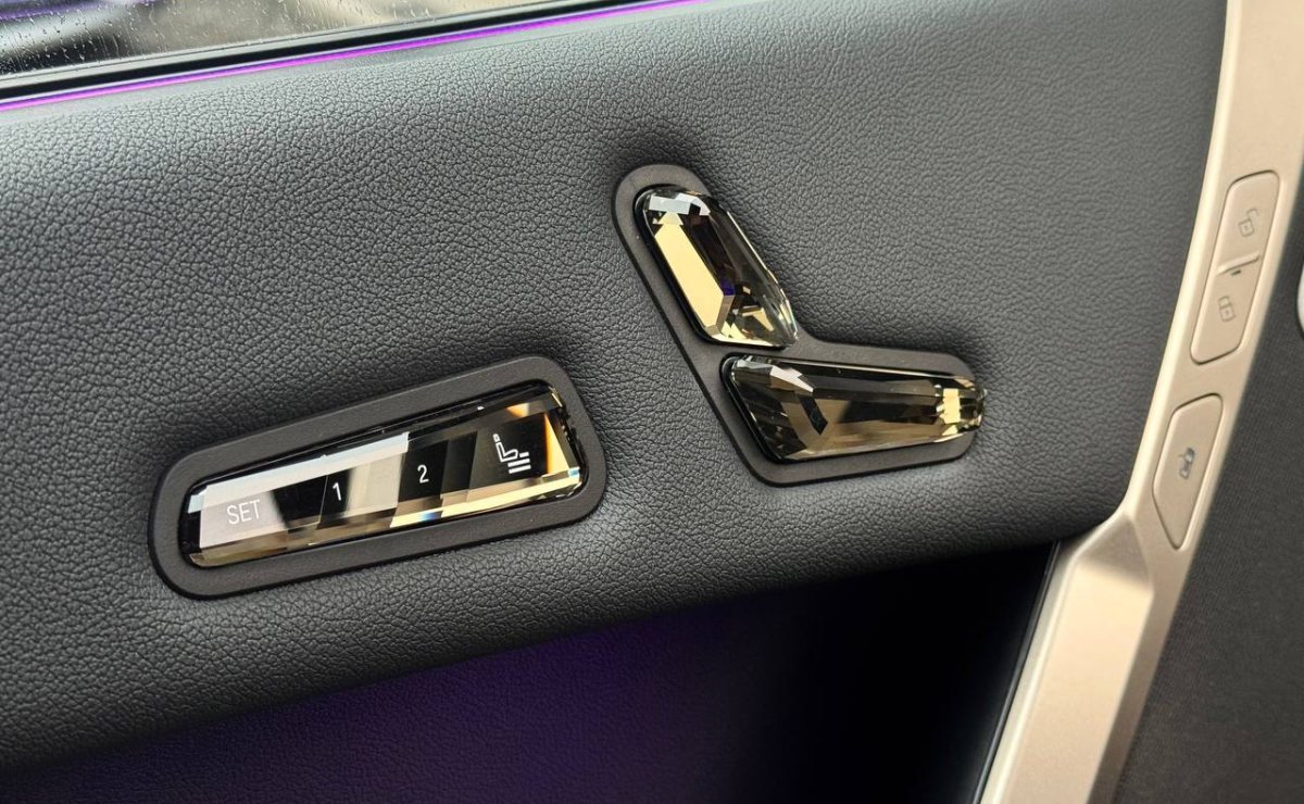 BMW IX M60 xDrive, 2023 рік, пробіг 40 700 км, Електро — фото 14 з 34