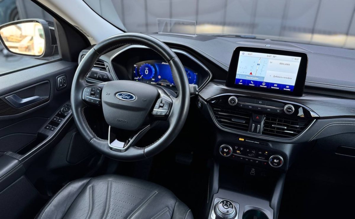 Ford Kuga Vignale 4х4, 2022 рік, пробіг 160 200 км, Дизель — фото 17 з 31