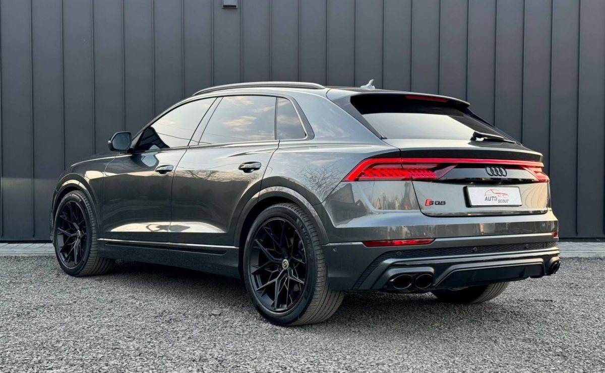 AUDI SQ8 TFSI QUATTRO, 2021 рік, пробіг 106 700 км, Бензин — фото 4 з 30